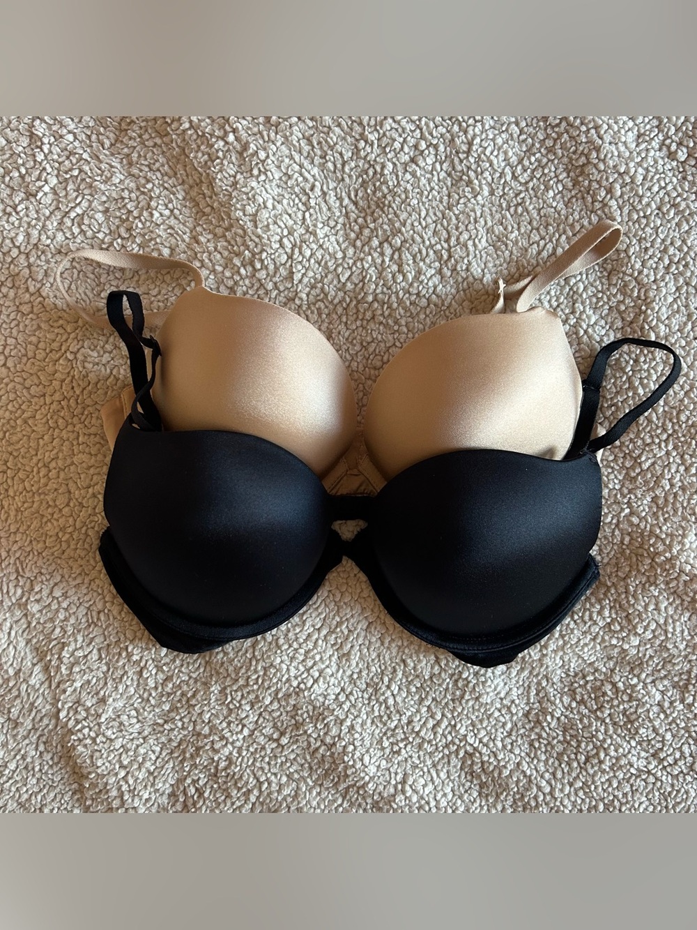 La SENZA Beyond Sexy Classic Plunge bra in black/nude (set of 2)